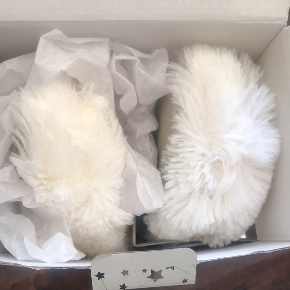 Jessica Simpson Slippers - Picture 4 of 8